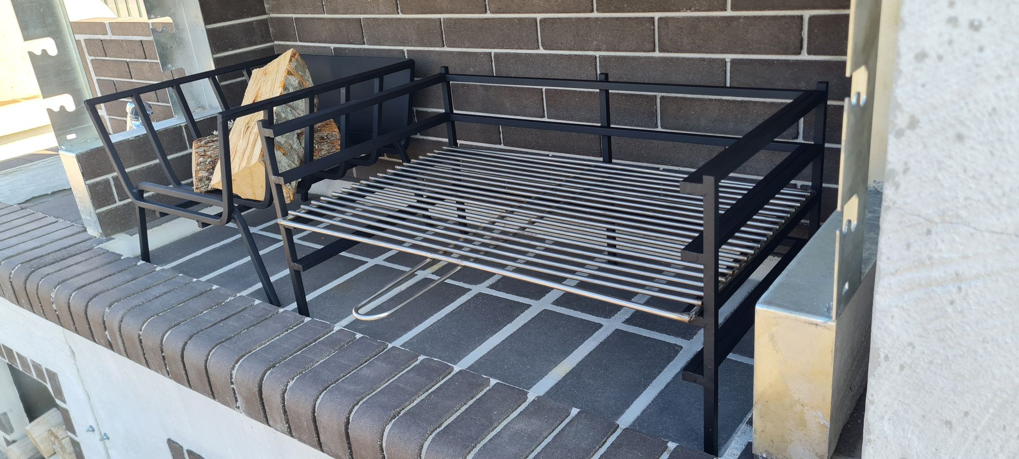 Houtskoolmaker met grillrooster Houtskoolmaker met grillrooster